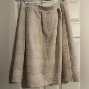 Studio 253 Womens Sz LG Pleated Skirt Zig Zag Pattern Cream/White Elastic Waist